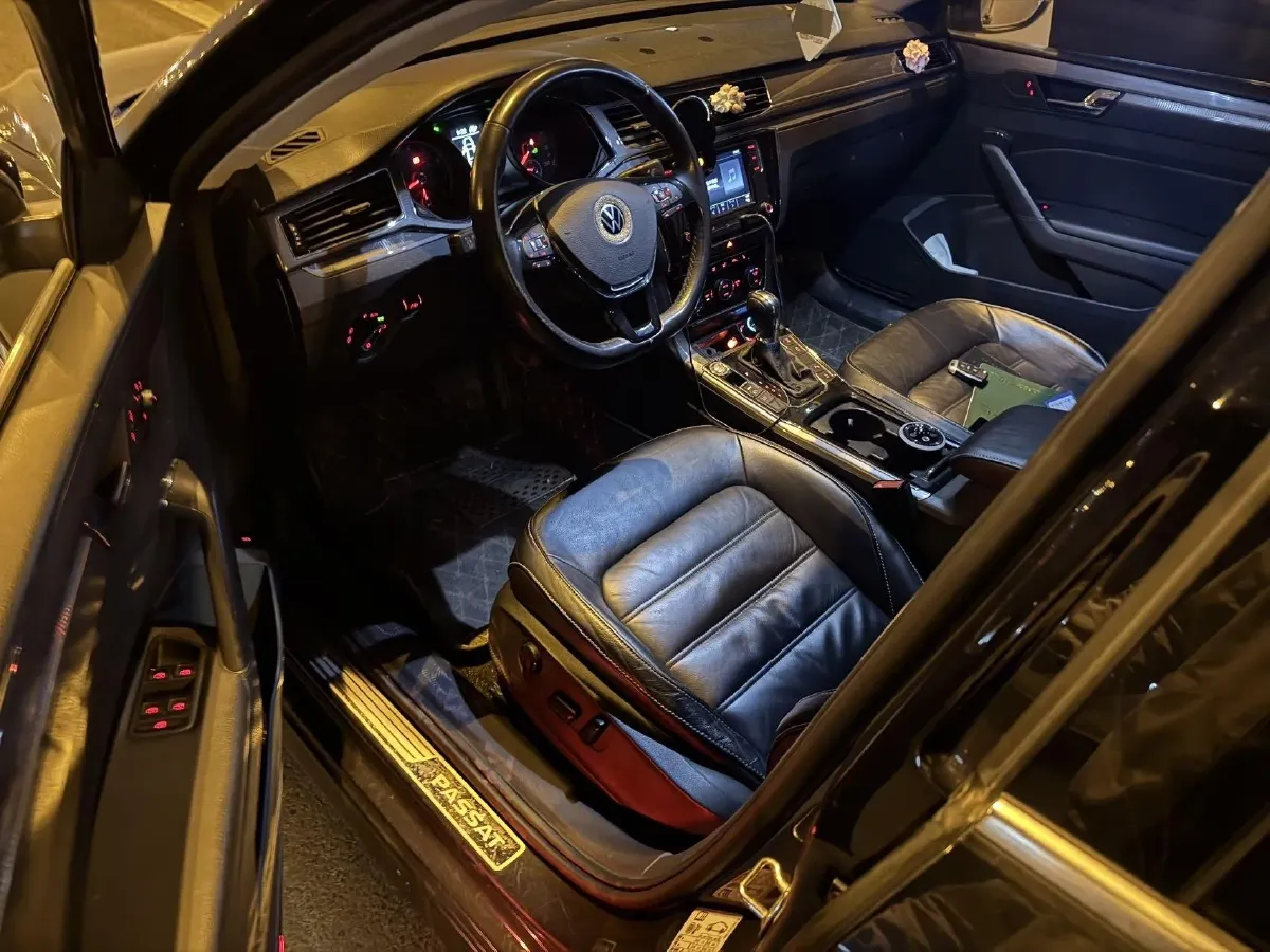 2017 Volkswagen Passat 1.8T 180HP L4 7DCT,autocango,china used car exporter,china ev exporter,chinese used car exporter,chinese used ev exporter