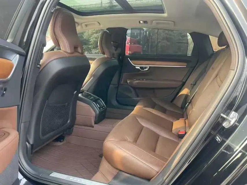 2020 Volvo S90 2.0T 254HP L4 8AT,autocango,china used car exporter,china ev exporter,chinese used car exporter,chinese used ev exporter