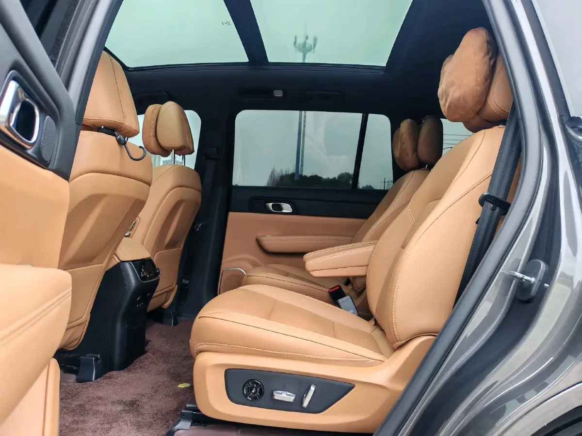 2021 Li ONE Range Extended 131HP REEV 40.5KWH,autocango,china used car exporter,china ev exporter,chinese used car exporter,chinese used ev exporter