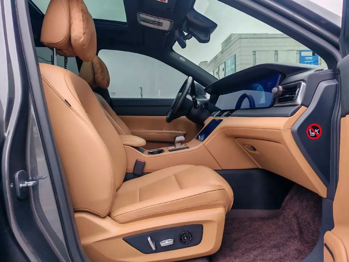 2021 Li ONE Range Extended 131HP REEV 40.5KWH,autocango,china used car exporter,china ev exporter,chinese used car exporter,chinese used ev exporter