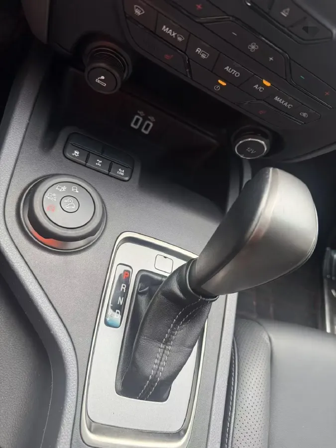 2017 Hyundai Grand SantaFe 2.2T 200HP L4 6AT,autocango,china used car exporter,china ev exporter,chinese used car exporter,chinese used ev exporter