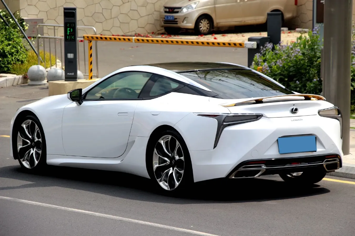 2023 Lexus LC 3.5L 299HP V6 E-CVT Hybrid 1.1KWH,autocango,china used car exporter,china ev exporter,chinese used car exporter,chinese used ev exporter
