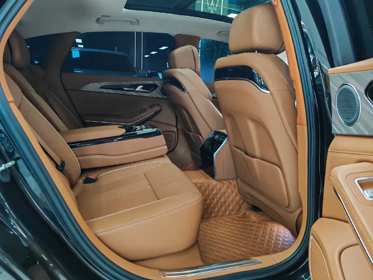 2020 HongQi H9 2.0T 252HP L4 7DCT,autocango,china used car exporter,china ev exporter,chinese used car exporter,chinese used ev exporter