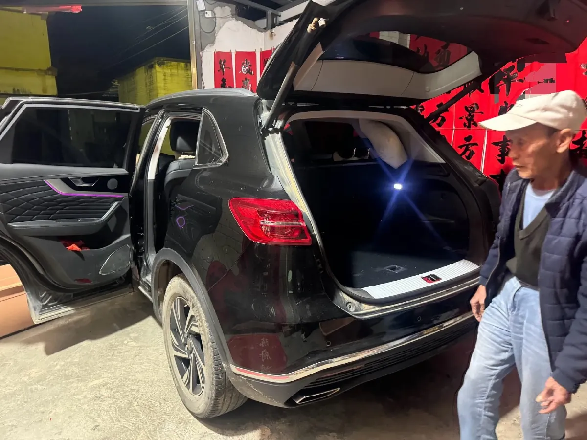 2022 HongQi HS5 2.0T 224HP L4 6AT,autocango,china used car exporter,china ev exporter,chinese used car exporter,chinese used ev exporter