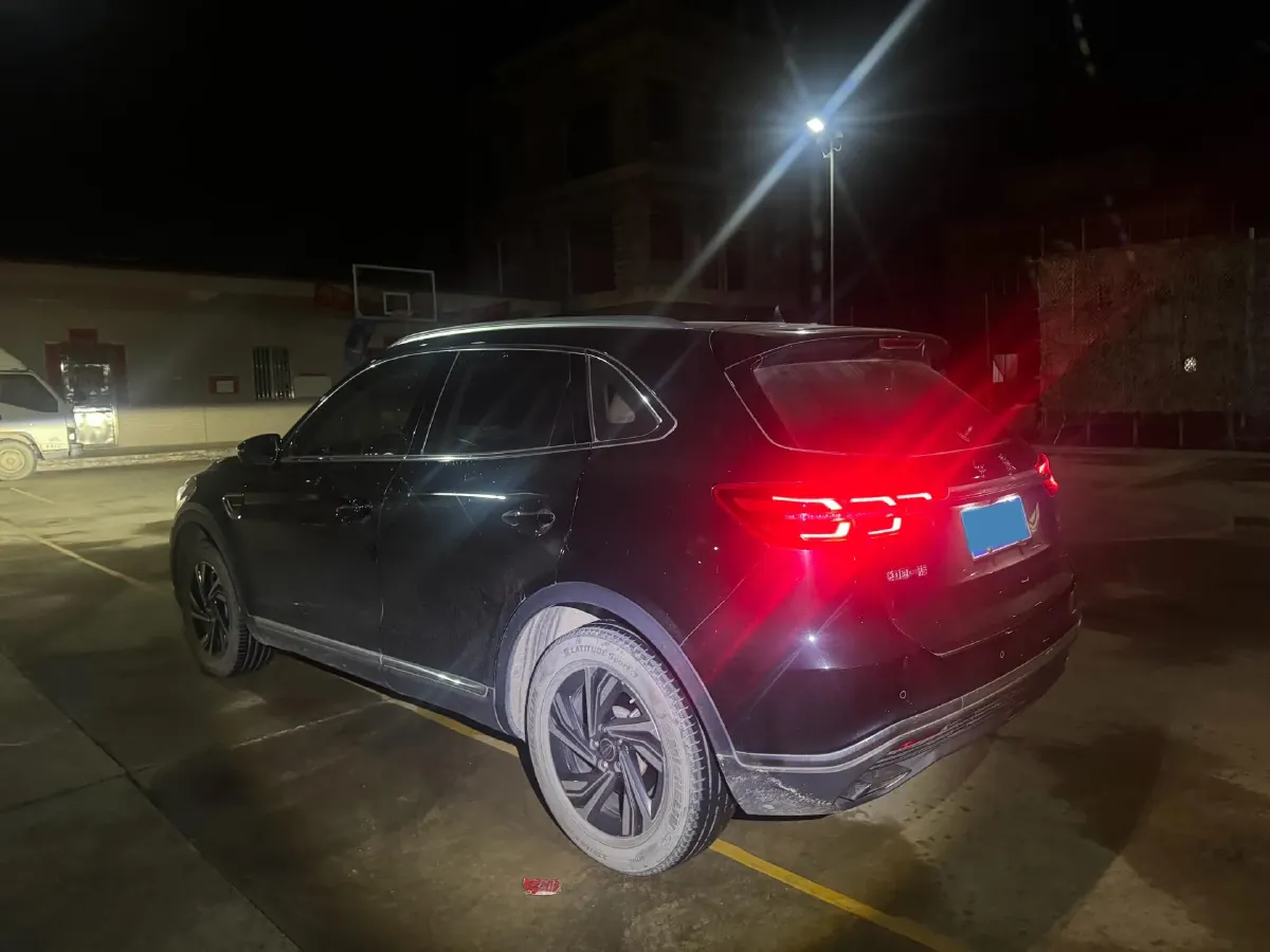 2022 HongQi HS5 2.0T 224HP L4 6AT,autocango,china used car exporter,china ev exporter,chinese used car exporter,chinese used ev exporter