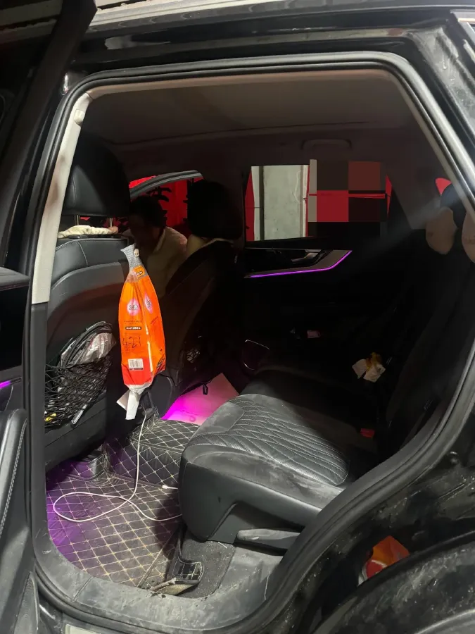 2022 HongQi HS5 2.0T 224HP L4 6AT,autocango,china used car exporter,china ev exporter,chinese used car exporter,chinese used ev exporter