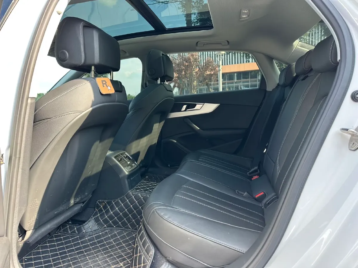 2024 Audi A4L 2.0T 190HP L4 7DCT,autocango,china used car exporter,china ev exporter,chinese used car exporter,chinese used ev exporter