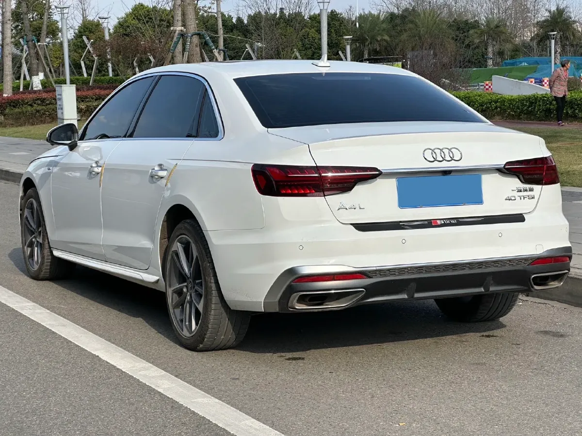2024 Audi A4L 2.0T 190HP L4 7DCT,autocango,china used car exporter,china ev exporter,chinese used car exporter,chinese used ev exporter
