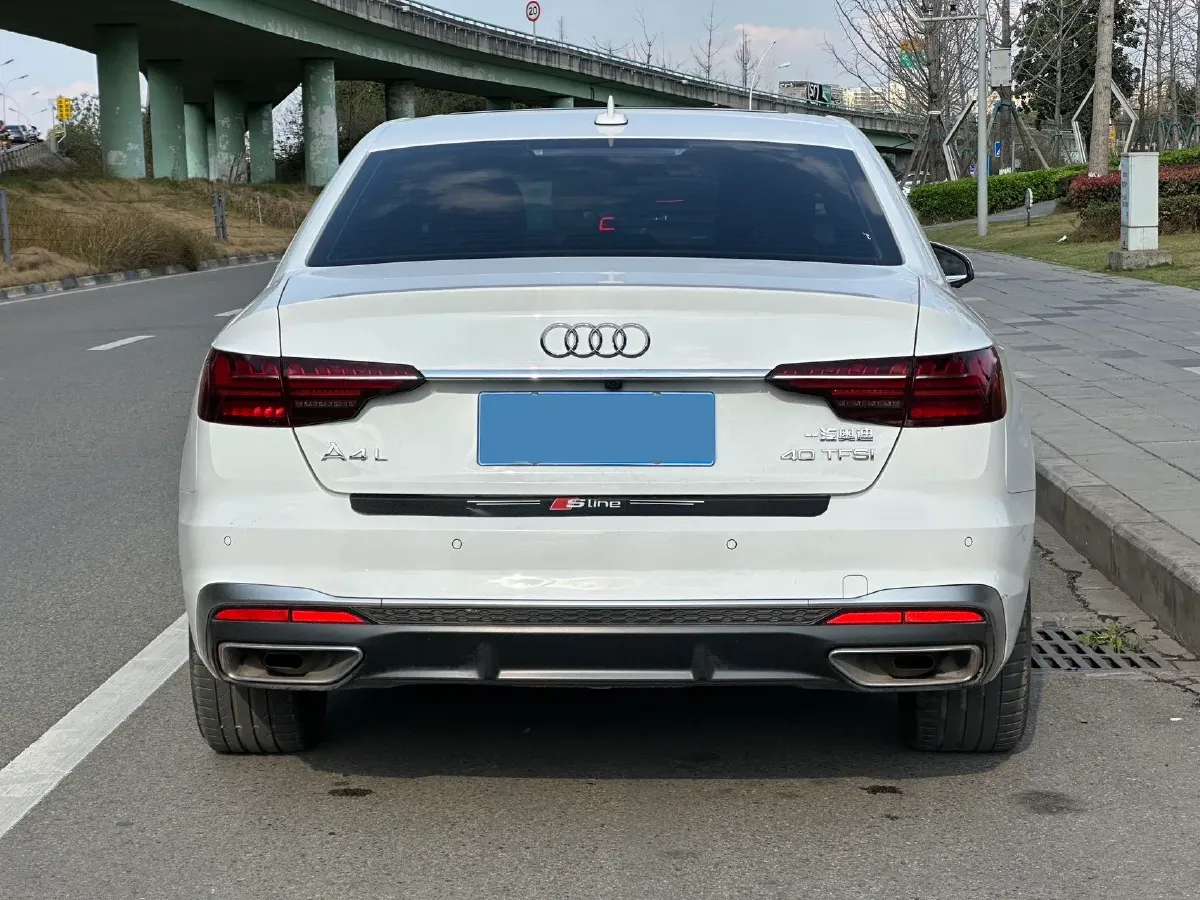 2024 Audi A4L 2.0T 190HP L4 7DCT,autocango,china used car exporter,china ev exporter,chinese used car exporter,chinese used ev exporter