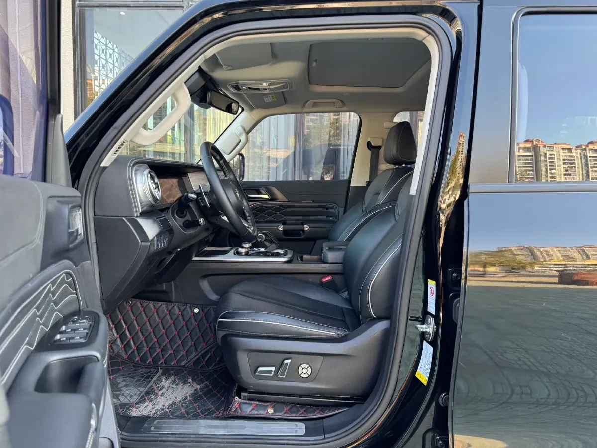 2023 Tank 300 2.0T 227HP L4 8AT,autocango,china used car exporter,china ev exporter,chinese used car exporter,chinese used ev exporter