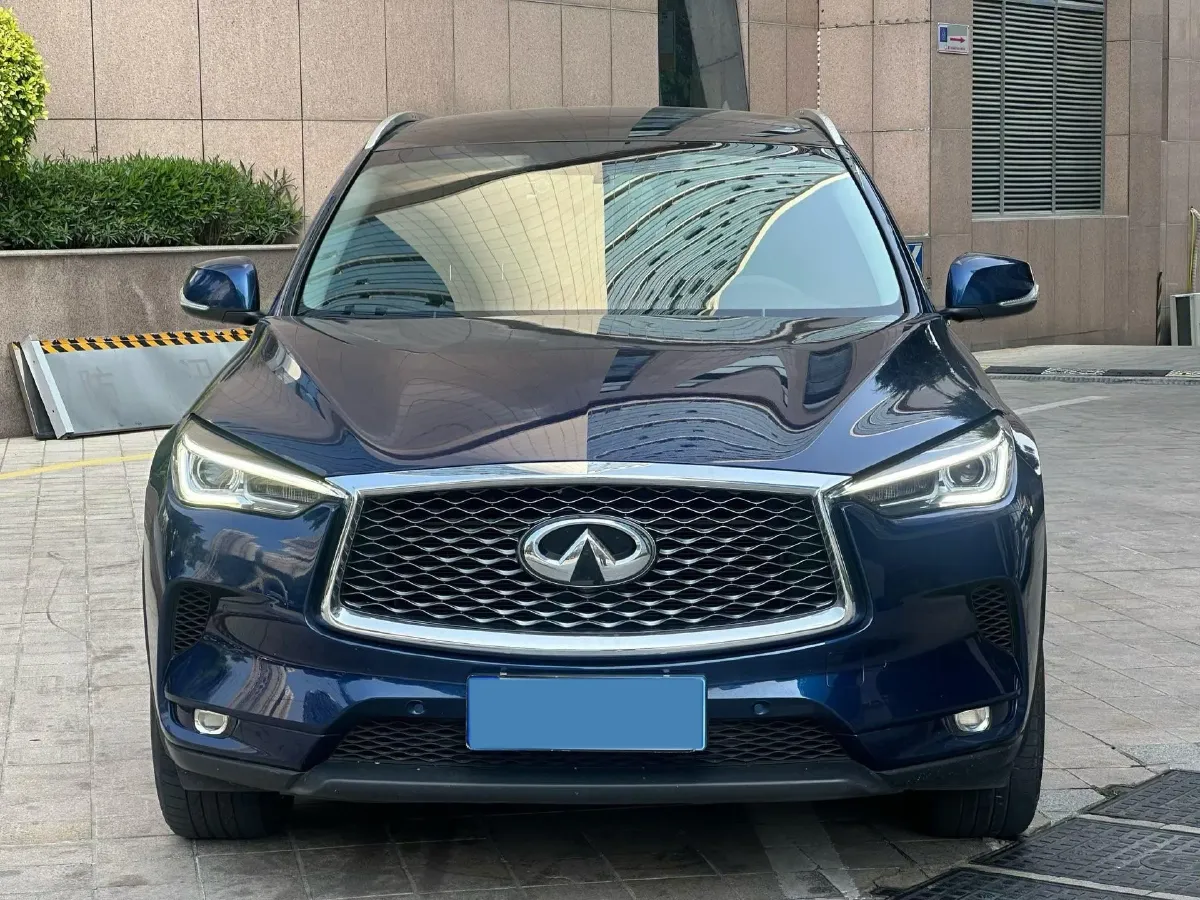 2018 Infiniti QX30 2.0T 211HP L4 7DCT,autocango,china used car exporter,china ev exporter,chinese used car exporter,chinese used ev exporter