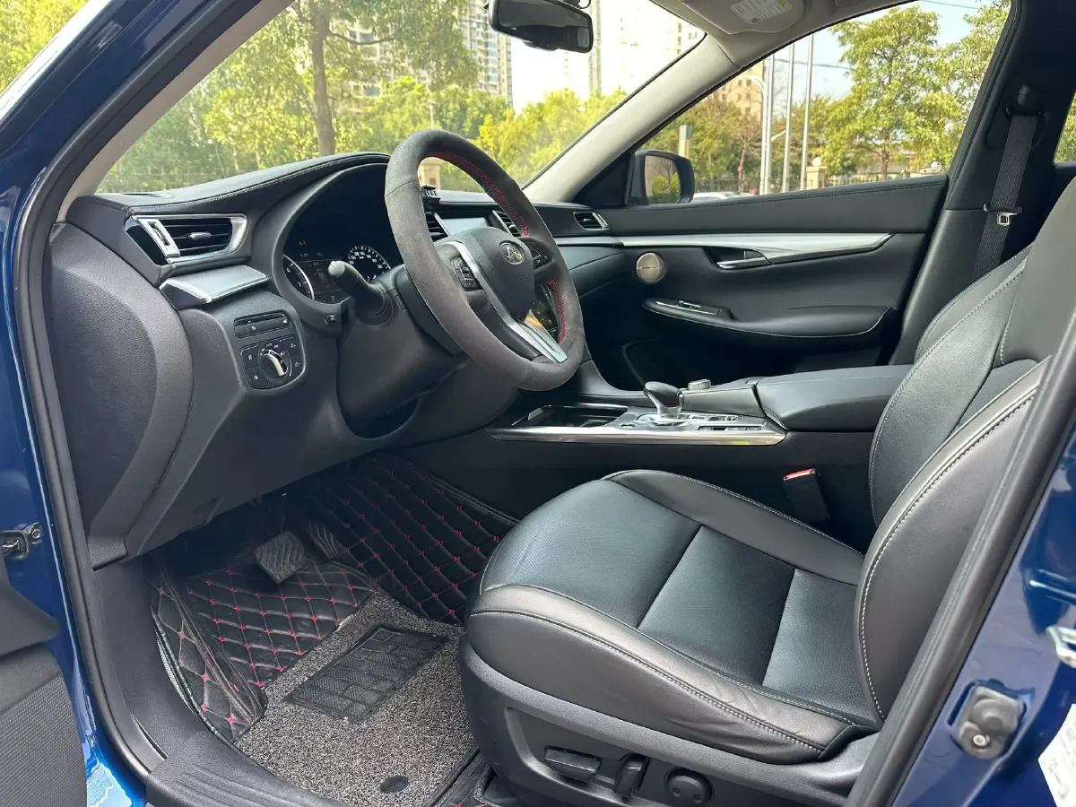 2018 Infiniti QX30 2.0T 211HP L4 7DCT,autocango,china used car exporter,china ev exporter,chinese used car exporter,chinese used ev exporter