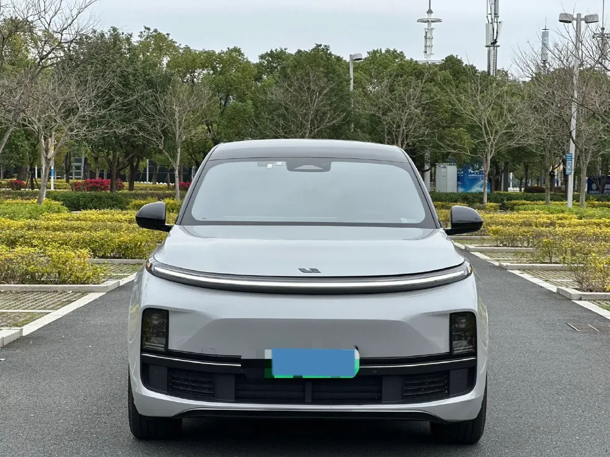 2023 Li L8 Range Extended 154HP REEV 40.9KWH,autocango,china used car exporter,china ev exporter,chinese used car exporter,chinese used ev exporter