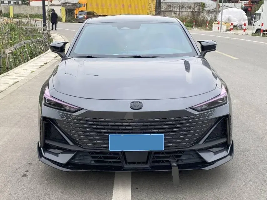 2023 ChangAn UNI-V 1.5T 188HP L4 7DCT,autocango,china used car exporter,china ev exporter,chinese used car exporter,chinese used ev exporter