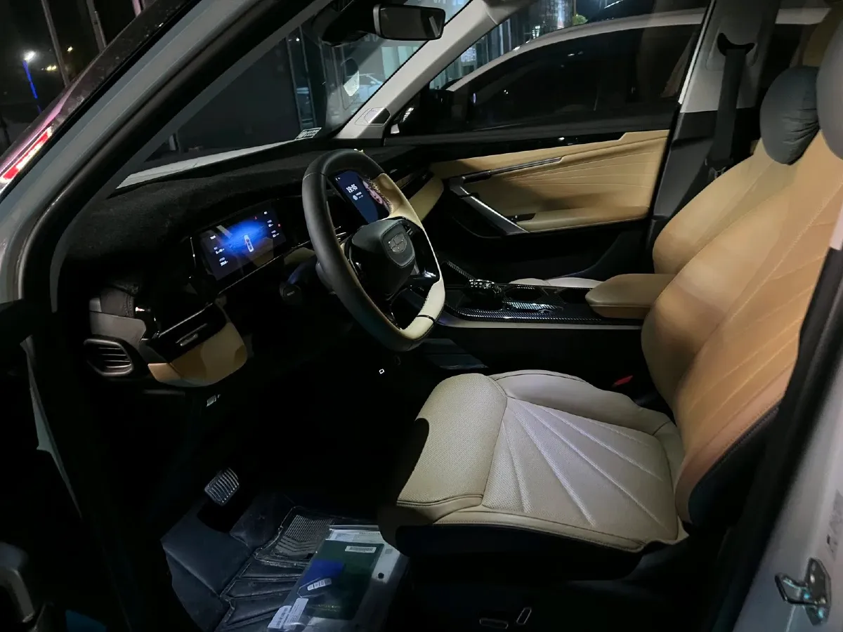 2023 Geely StarRay 2.0T 218HP L4 7DCT,autocango,china used car exporter,china ev exporter,chinese used car exporter,chinese used ev exporter