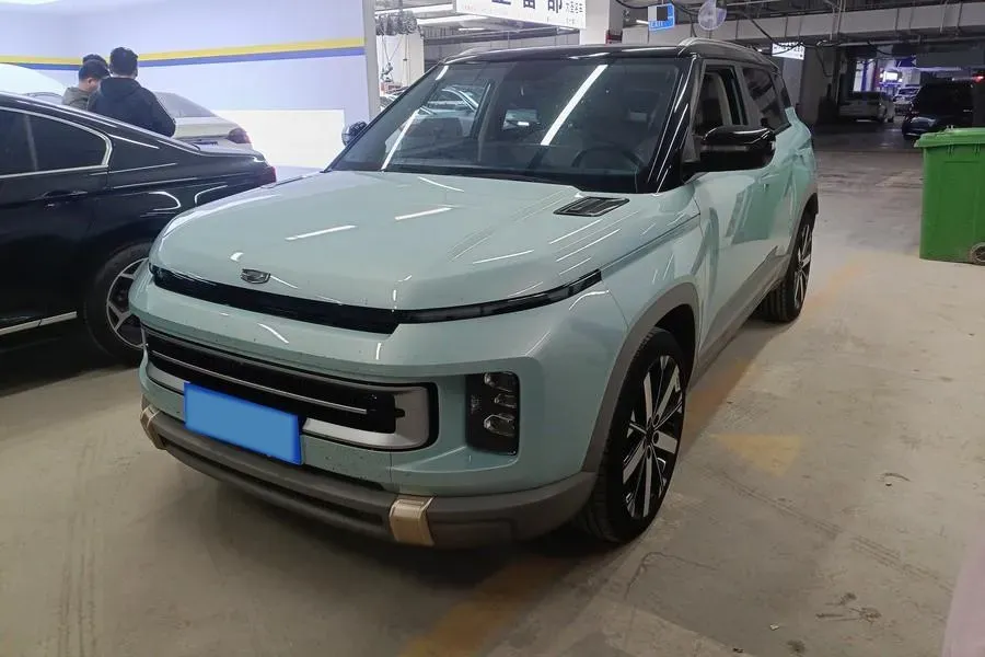 2023 Geely ICON 1.5T 181HP L4 7DCT,autocango,china used car exporter,china ev exporter,chinese used car exporter,chinese used ev exporter