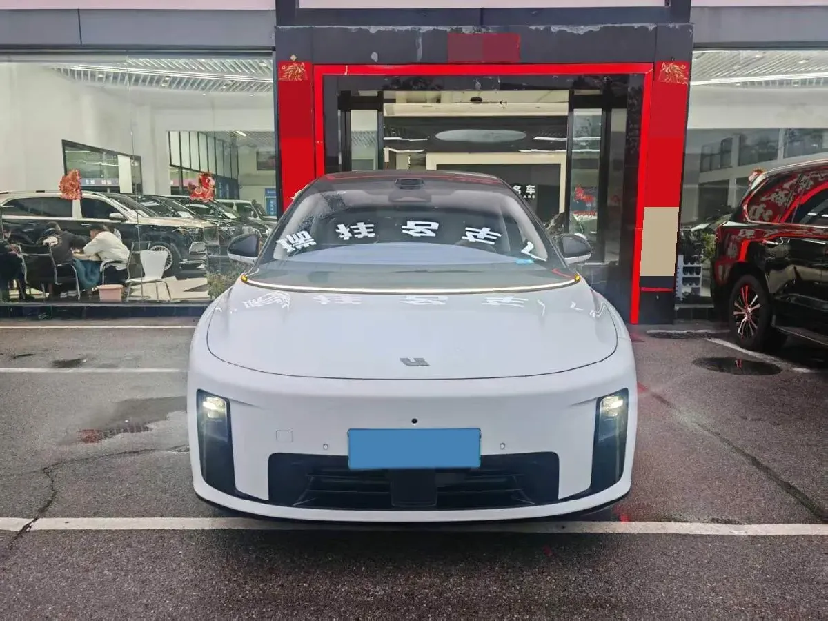 2025 Li i8 BEV,autocango,china used car exporter,china ev exporter,chinese used car exporter,chinese used ev exporter