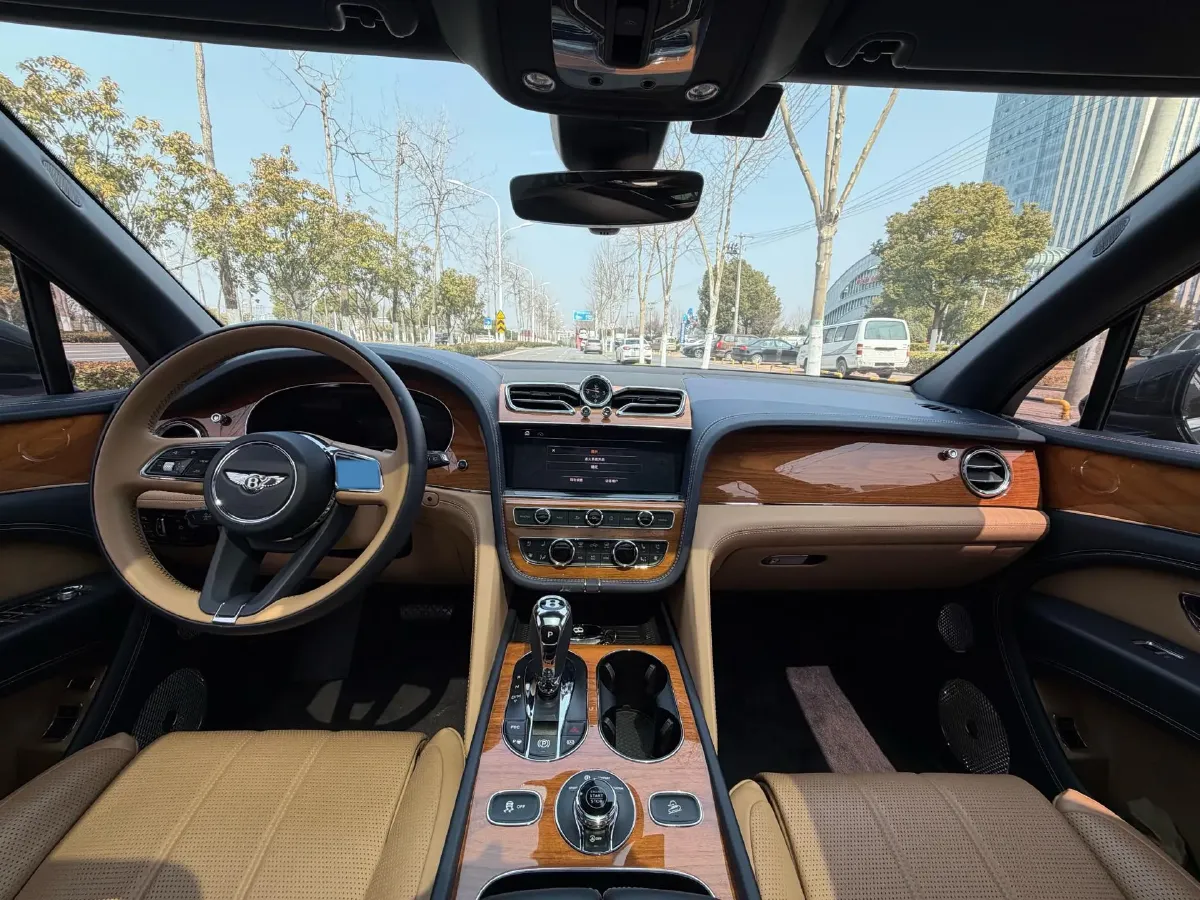 2021 Bentley Bentayga 4.0T 550HP V8 8AT,autocango,china used car exporter,china ev exporter,chinese used car exporter,chinese used ev exporter