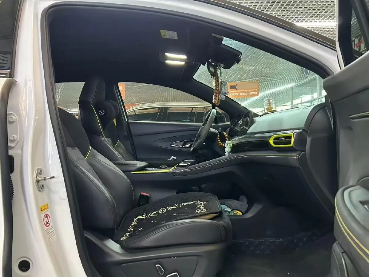 2022 ChangAn UNI-T 1.5T 188HP L4 7DCT,autocango,china used car exporter,china ev exporter,chinese used car exporter,chinese used ev exporter