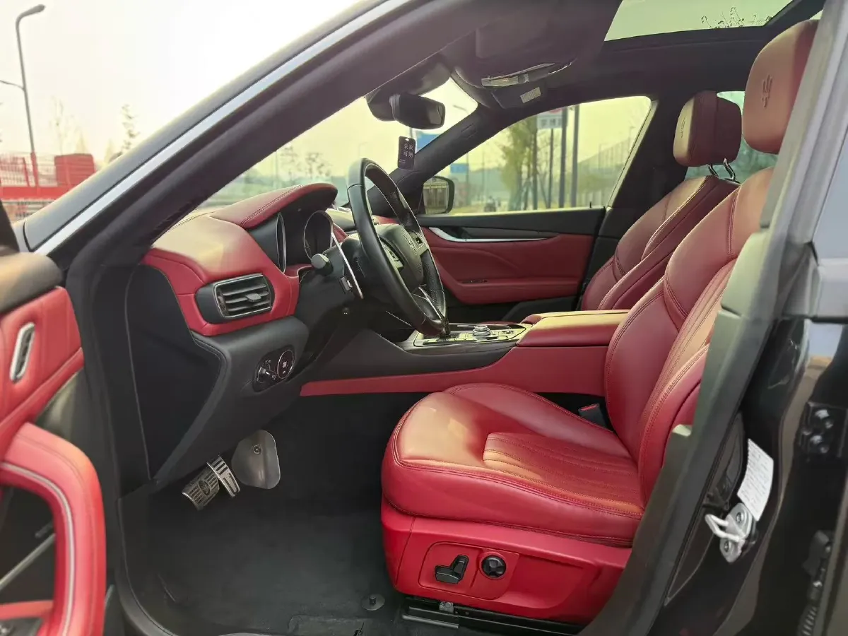 2019 Maserati Levante 3.0T 350HP V6 8AT,autocango,china used car exporter,china ev exporter,chinese used car exporter,chinese used ev exporter