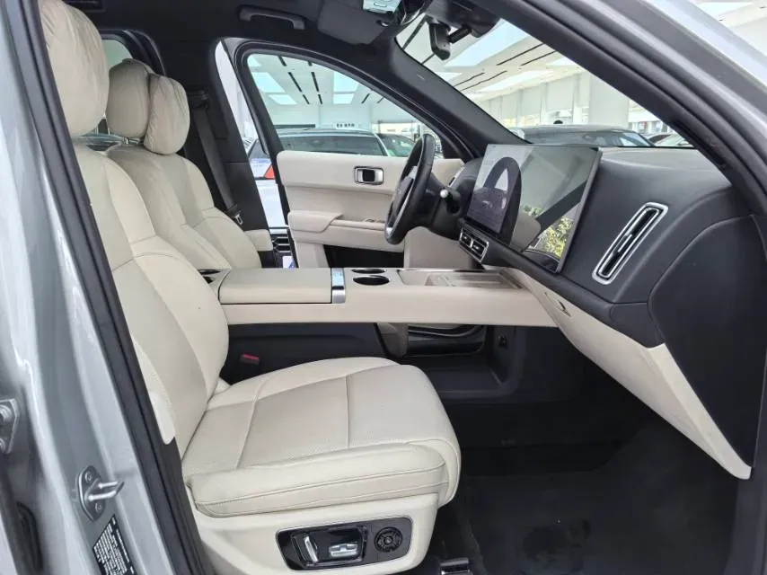 2024 Ford Bronco 2.3T 275HP L4 10AT,autocango,china used car exporter,china ev exporter,chinese used car exporter,chinese used ev exporter