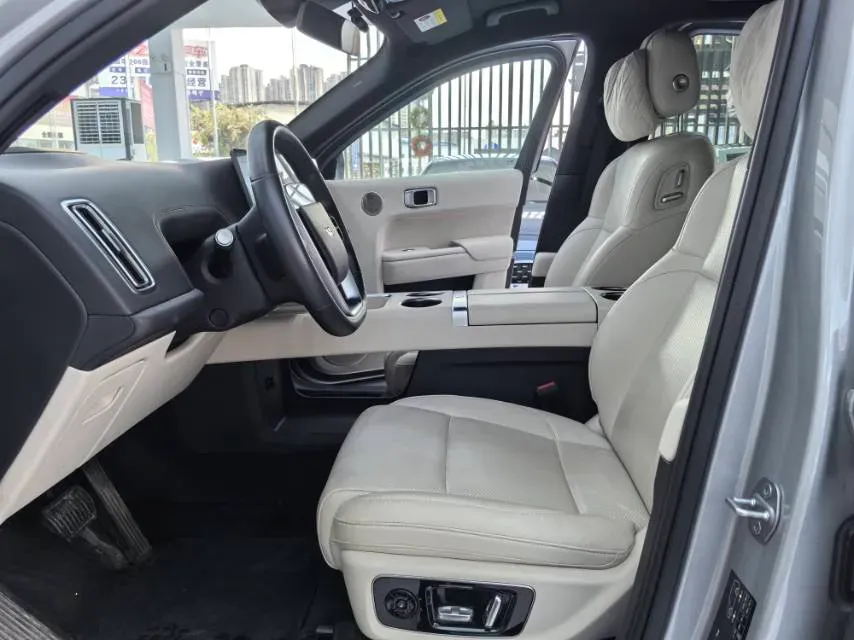 2024 Ford Bronco 2.3T 275HP L4 10AT,autocango,china used car exporter,china ev exporter,chinese used car exporter,chinese used ev exporter