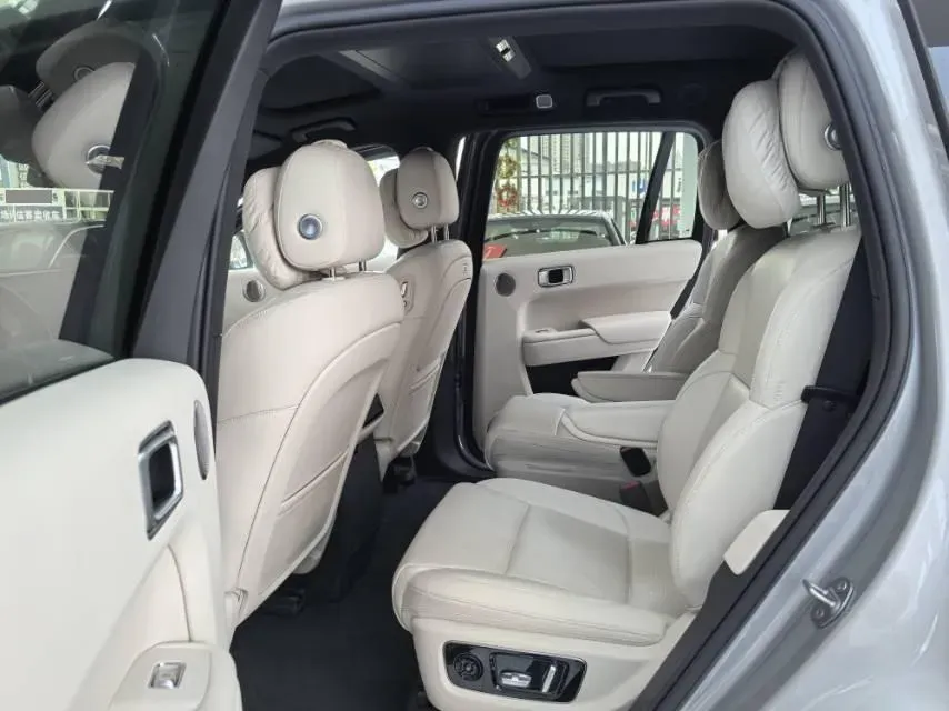 2024 Ford Bronco 2.3T 275HP L4 10AT,autocango,china used car exporter,china ev exporter,chinese used car exporter,chinese used ev exporter