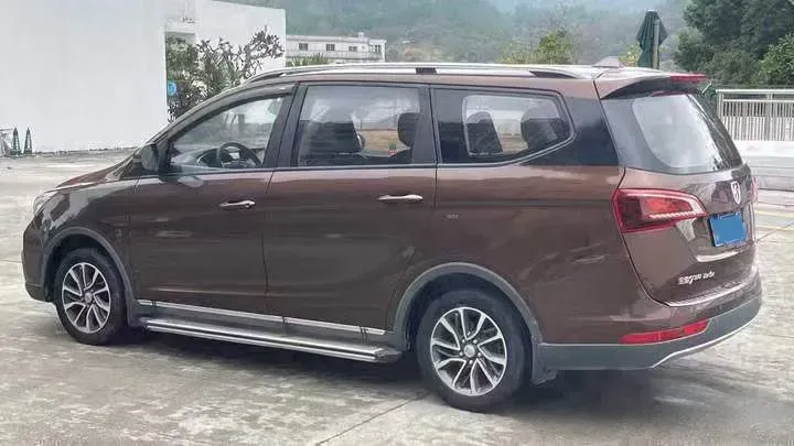 2019 BaoJun 730 1.5T 147HP L4 6MT,autocango,china used car exporter,china ev exporter,chinese used car exporter,chinese used ev exporter