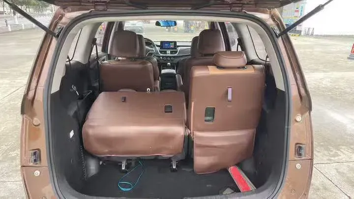 2019 BaoJun 730 1.5T 147HP L4 6MT,autocango,china used car exporter,china ev exporter,chinese used car exporter,chinese used ev exporter