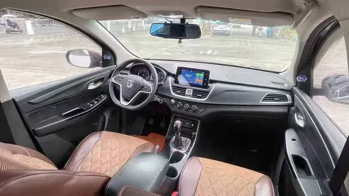 2019 BaoJun 730 1.5T 147HP L4 6MT,autocango,china used car exporter,china ev exporter,chinese used car exporter,chinese used ev exporter