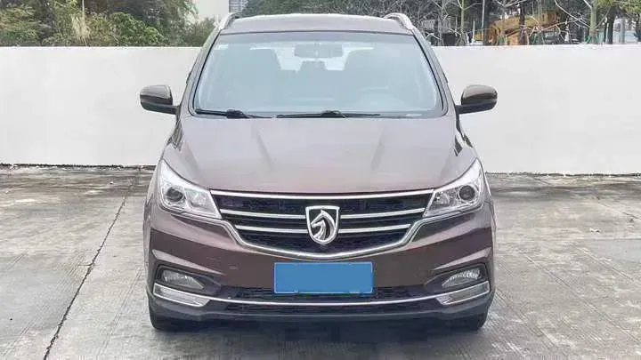 2019 BaoJun 730 1.5T 147HP L4 6MT,autocango,china used car exporter,china ev exporter,chinese used car exporter,chinese used ev exporter