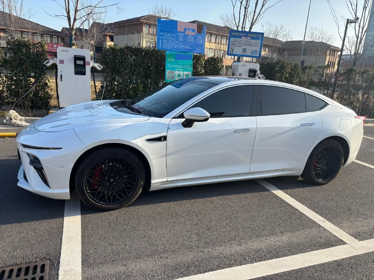 2022 Jeep Grand Commander 2.0T 234HP L4 9AT,autocango,china used car exporter,china ev exporter,chinese used car exporter,chinese used ev exporter