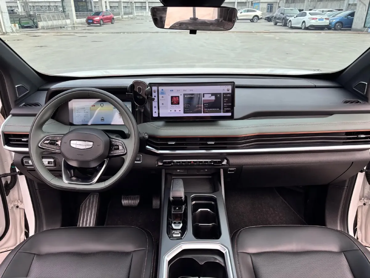 2023 Geely Okavango L 2.0T 218HP L4 7DCT,autocango,china used car exporter,china ev exporter,chinese used car exporter,chinese used ev exporter