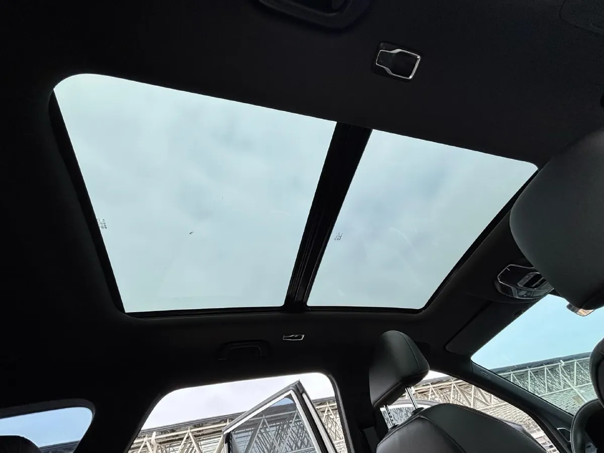 2023 Geely Okavango L 2.0T 218HP L4 7DCT,autocango,china used car exporter,china ev exporter,chinese used car exporter,chinese used ev exporter