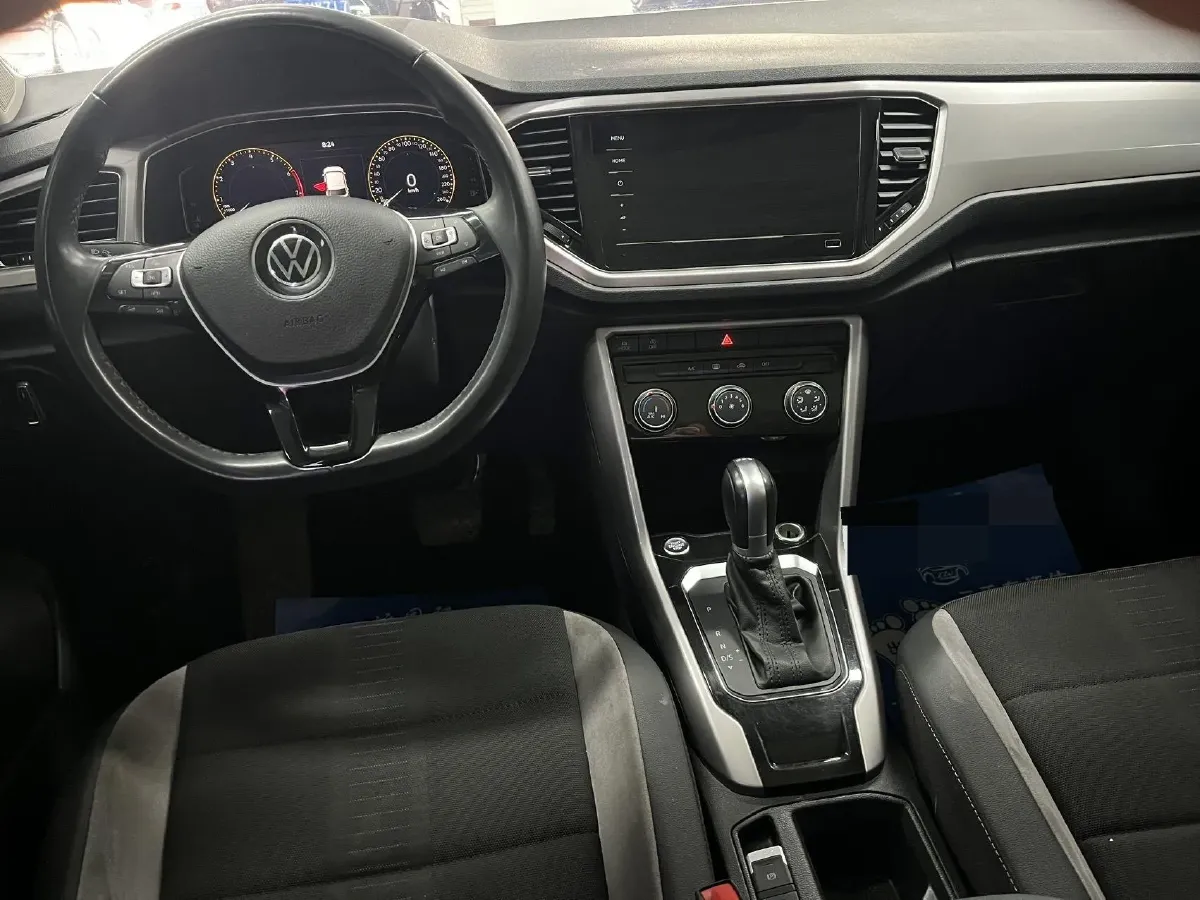 2022 Volkswagen T-Roc 1.4T 150HP L4 7DCT,autocango,china used car exporter,china ev exporter,chinese used car exporter,chinese used ev exporter