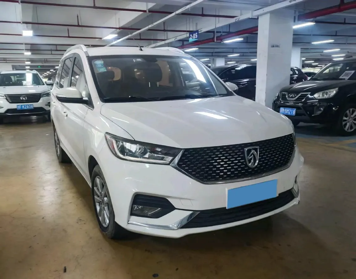 2019 BaoJun 360 1.5L 105HP L4 6MT,autocango,china used car exporter,china ev exporter,chinese used car exporter,chinese used ev exporter