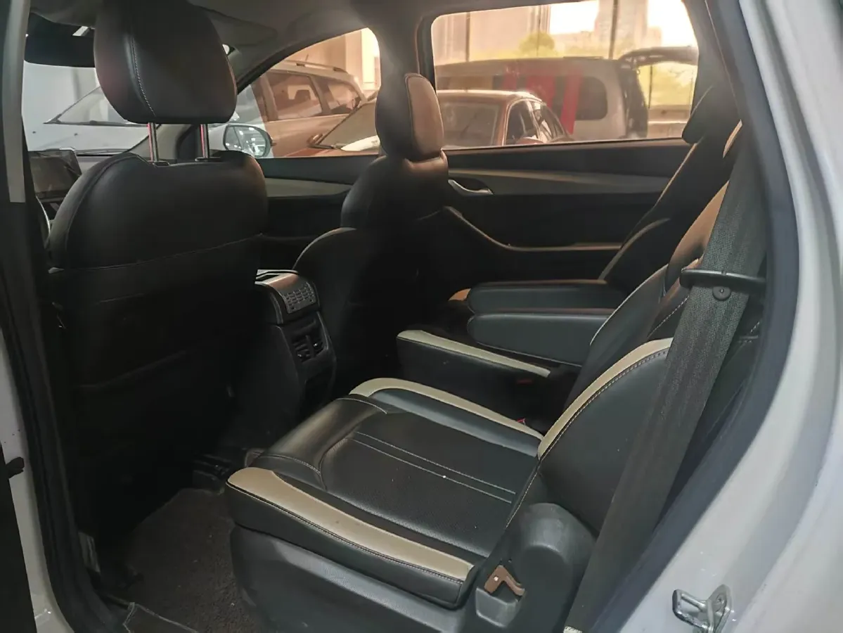 2019 BaoJun 360 1.5L 105HP L4 6MT,autocango,china used car exporter,china ev exporter,chinese used car exporter,chinese used ev exporter