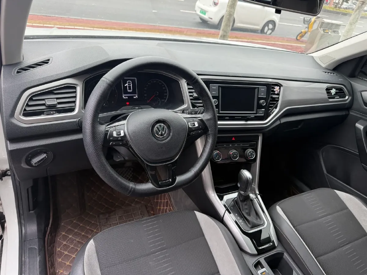 2019 Volkswagen T-Roc 1.4T 150HP L4 7DCT,autocango,china used car exporter,china ev exporter,chinese used car exporter,chinese used ev exporter