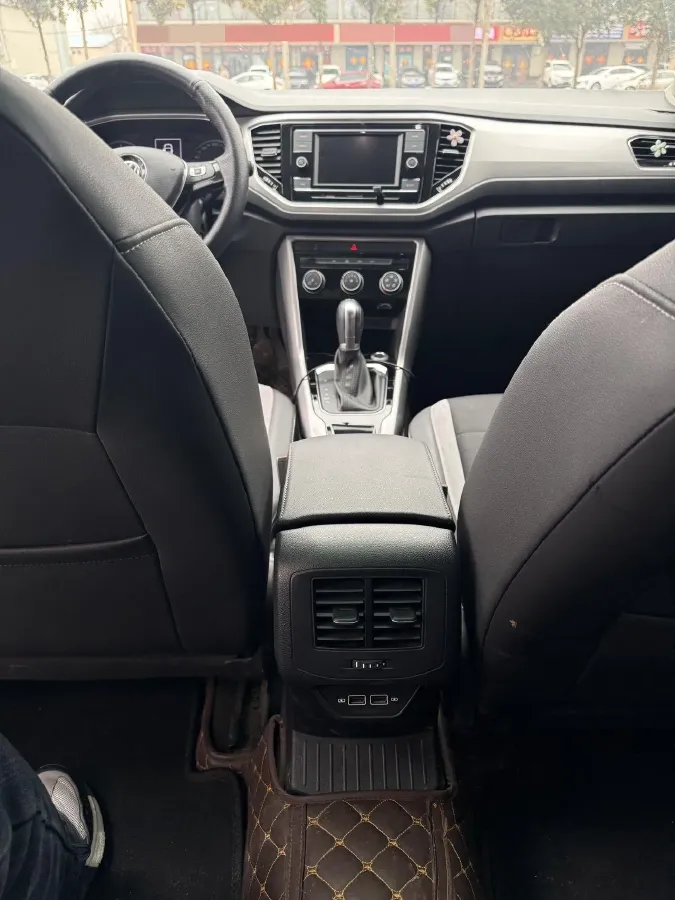 2019 Volkswagen T-Roc 1.4T 150HP L4 7DCT,autocango,china used car exporter,china ev exporter,chinese used car exporter,chinese used ev exporter