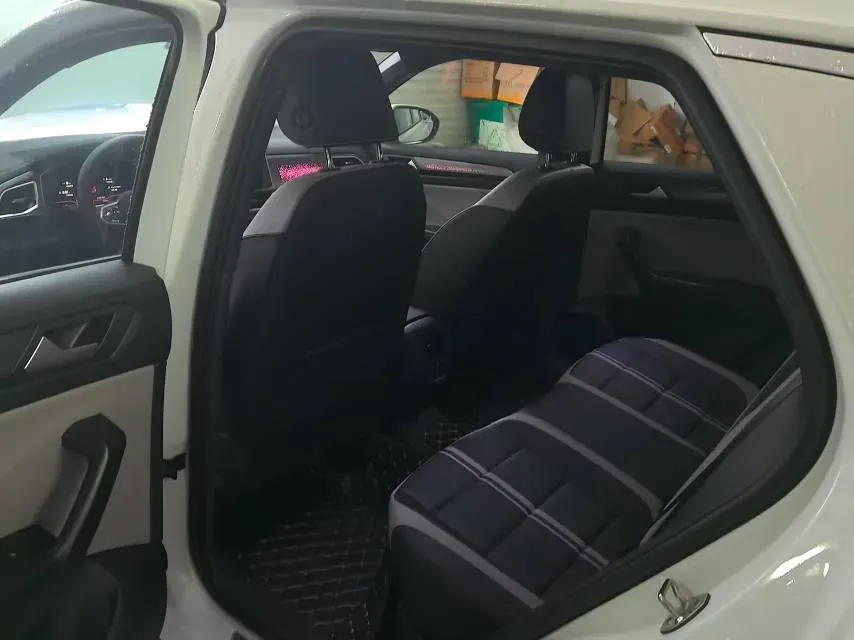 2025 Volkswagen T-Roc 1.4T 150HP L4 7DCT,autocango,china used car exporter,china ev exporter,chinese used car exporter,chinese used ev exporter