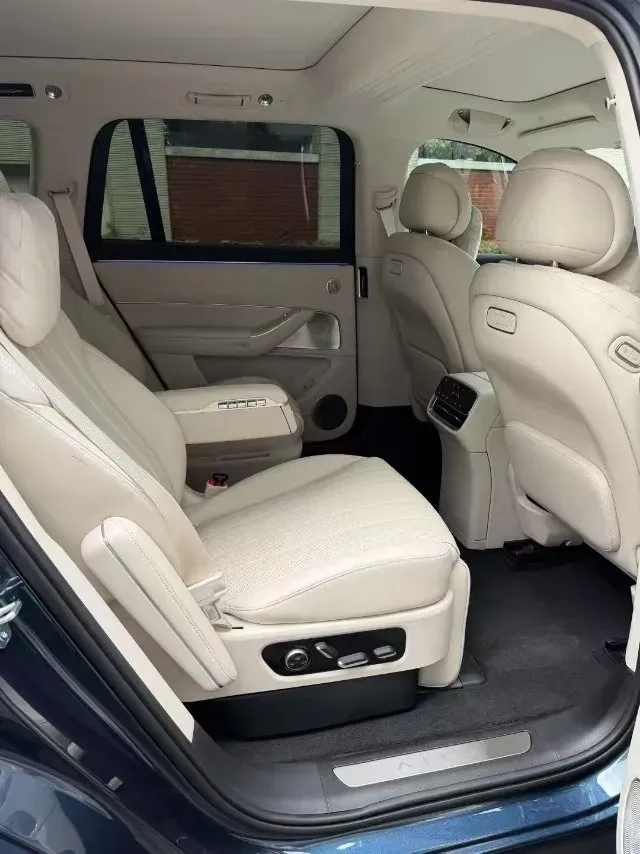 2025 AITO AITO M8 BEV,autocango,china used car exporter,china ev exporter,chinese used car exporter,chinese used ev exporter