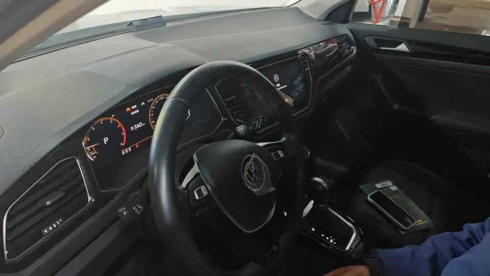 2021 Volkswagen T-Roc 1.4T 150HP L4 7DCT,autocango,china used car exporter,china ev exporter,chinese used car exporter,chinese used ev exporter