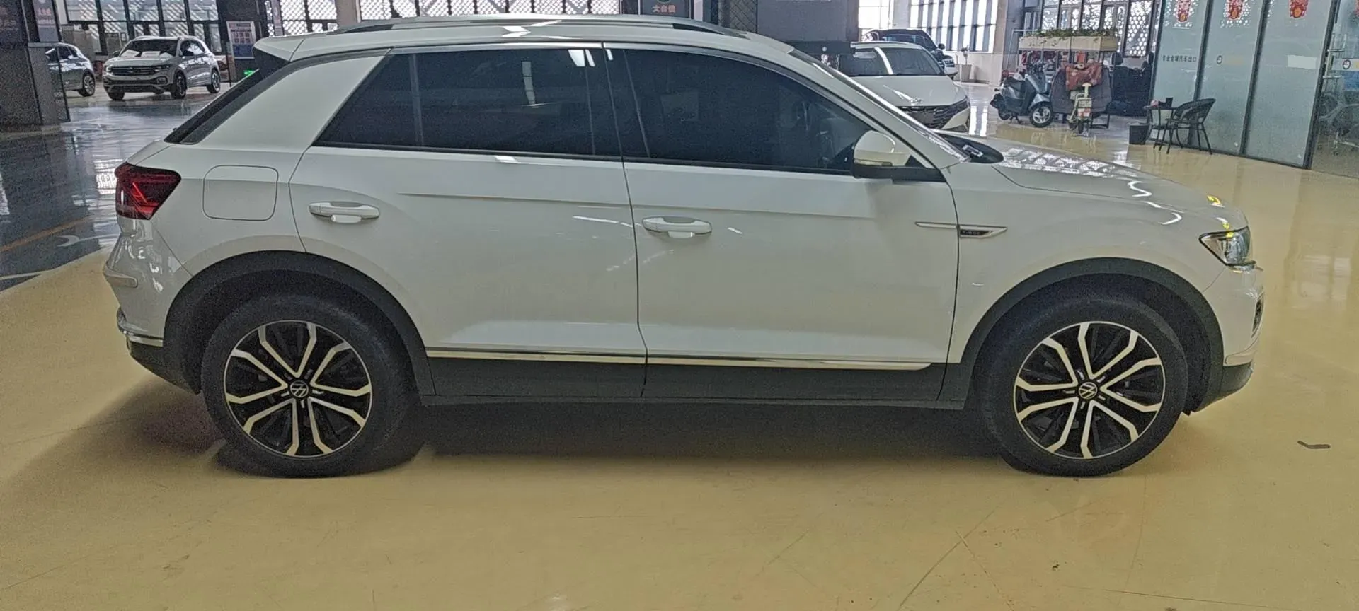 2021 Volkswagen T-Roc 1.4T 150HP L4 7DCT,autocango,china used car exporter,china ev exporter,chinese used car exporter,chinese used ev exporter