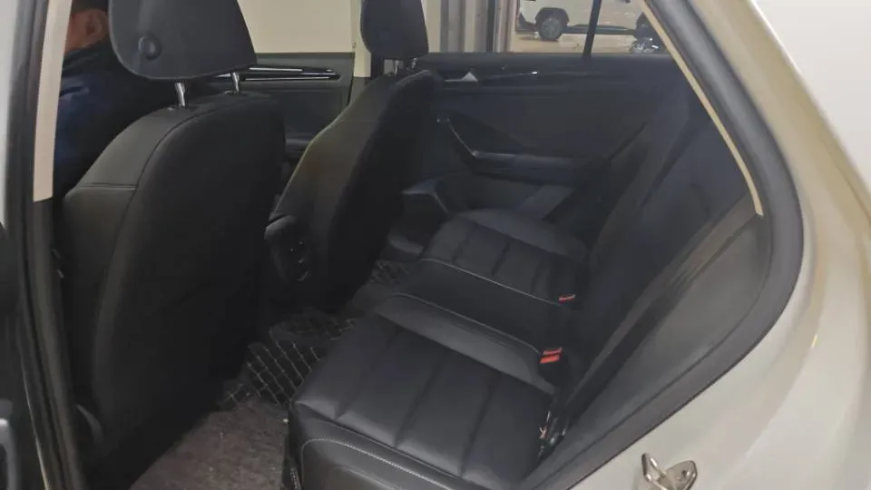 2021 Volkswagen T-Roc 1.4T 150HP L4 7DCT,autocango,china used car exporter,china ev exporter,chinese used car exporter,chinese used ev exporter