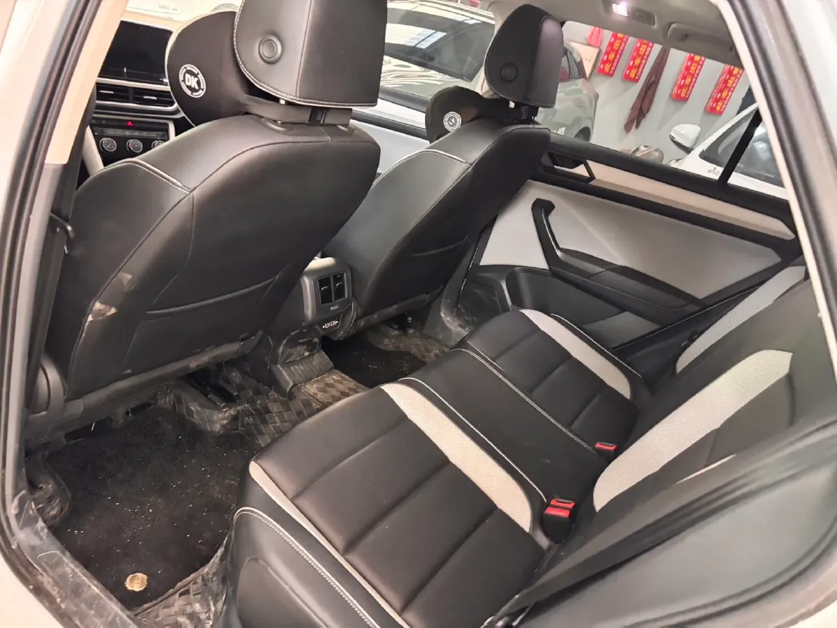 2024 Volkswagen T-Roc 1.4T 150HP L4 7DCT,autocango,china used car exporter,china ev exporter,chinese used car exporter,chinese used ev exporter