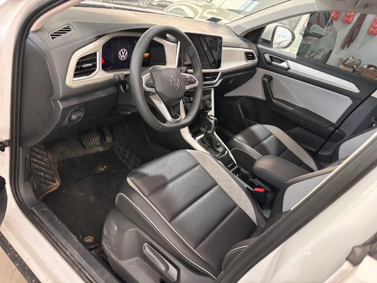 2024 Volkswagen T-Roc 1.4T 150HP L4 7DCT,autocango,china used car exporter,china ev exporter,chinese used car exporter,chinese used ev exporter