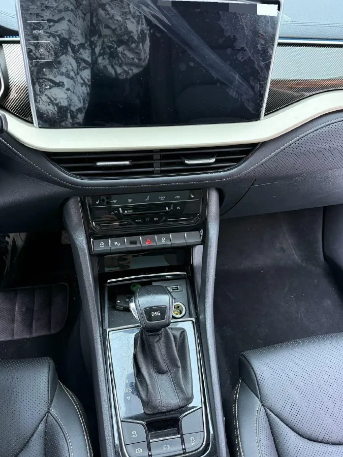 2022 Skoda Kodiak 2.0T 186HP L4 7DCT,autocango,china used car exporter,china ev exporter,chinese used car exporter,chinese used ev exporter