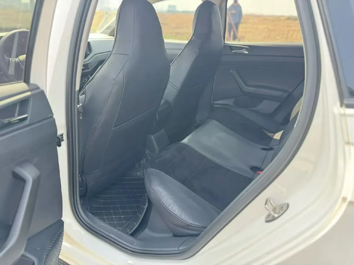 2022 Jetour X70 1.5T 156HP L4 6MT,autocango,china used car exporter,china ev exporter,chinese used car exporter,chinese used ev exporter