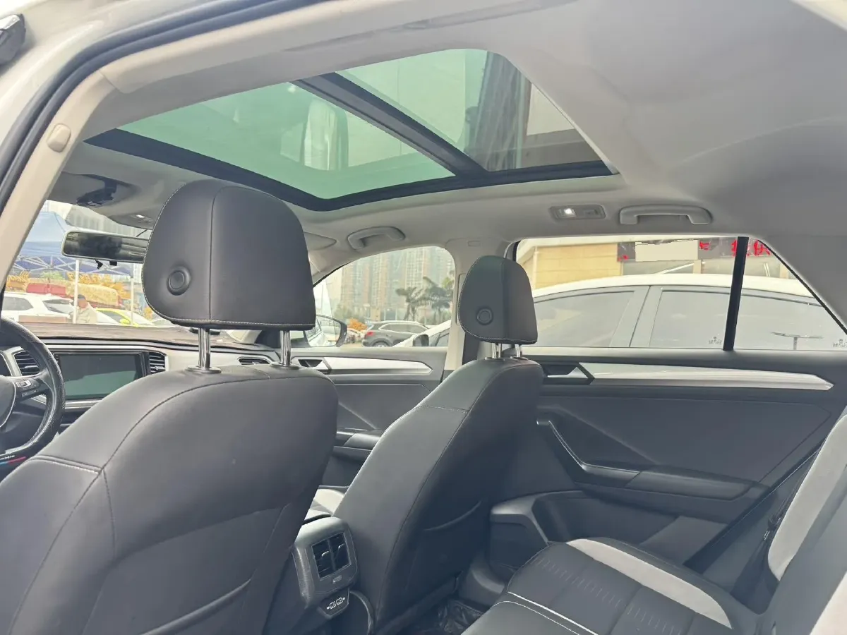 2019 Volkswagen T-Roc 1.4T 150HP L4 7DCT,autocango,china used car exporter,china ev exporter,chinese used car exporter,chinese used ev exporter