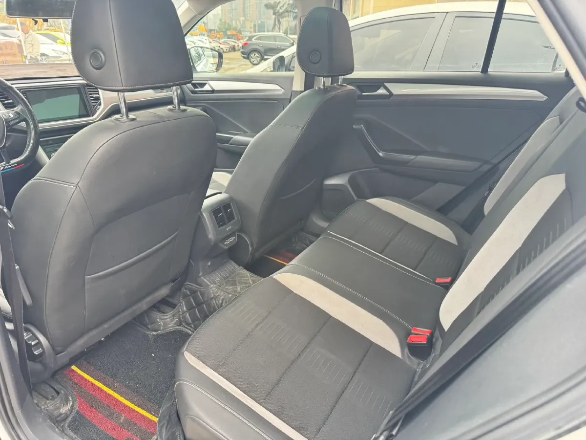 2019 Volkswagen T-Roc 1.4T 150HP L4 7DCT,autocango,china used car exporter,china ev exporter,chinese used car exporter,chinese used ev exporter
